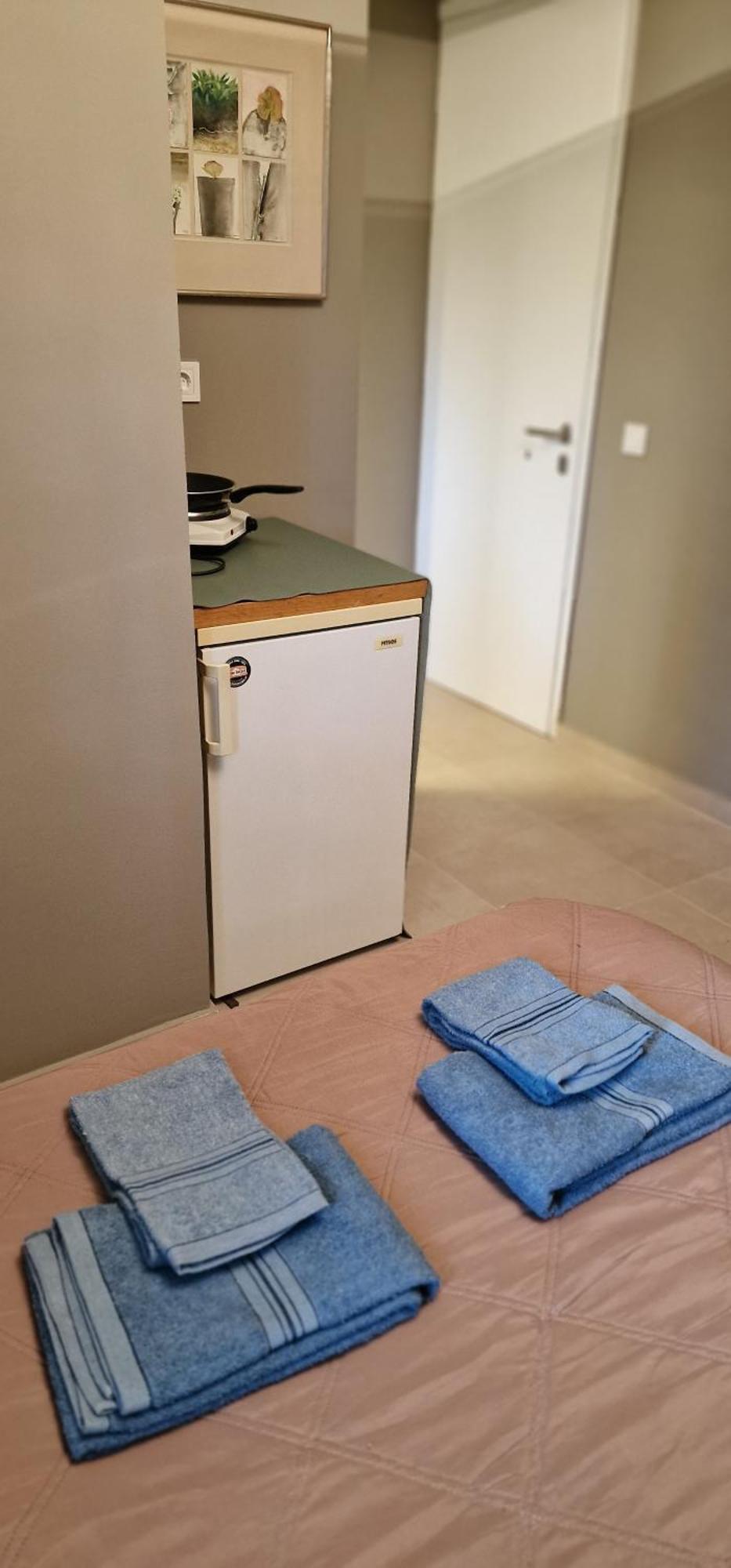A Cozy Affordable Place At Voula Athena Bagian luar foto